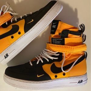 Nike SF Air Force 1 High in Laser Orange